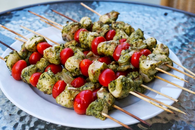 pesto chicken tomato kebobs simply social blog