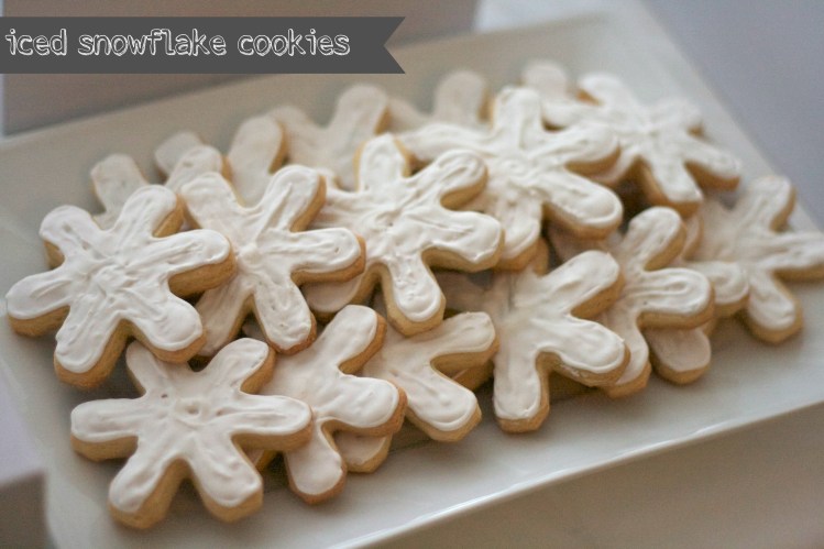 iced snowflake sugar cookies, royal icing, snowflake sugar cookies, winter wonderland first birthday party, simply social blog