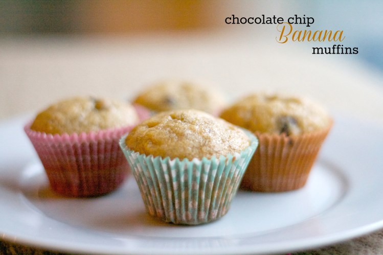 banana chocolate chip muffin, recipes, breakfast, banana muffin, dessert
