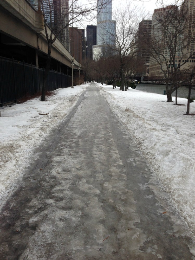 chicago riverwalk, winter running tips, how not to run in the winter, river path chicago river