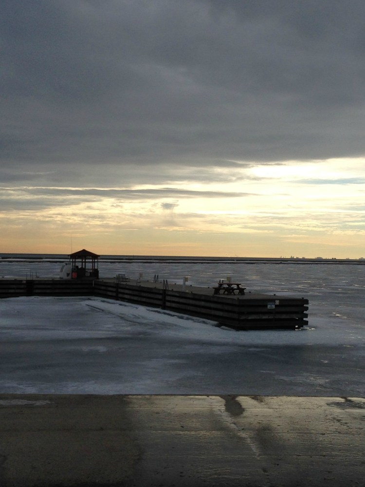 winter running tips, how not to run in the winter, lake path chicago river, lake michigan 