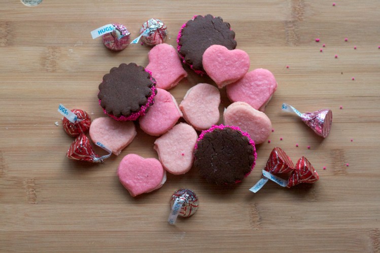 valentine cookies, valentine sugar sandwich cookies, martha stewart recipe, chocolate sandwich cookies, pink cookies
