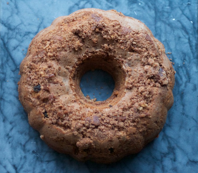 cinnamon raisin coffee cake, bundt pan coffee cake, simply coffee cake recipes, baking, breakfast, brunch 