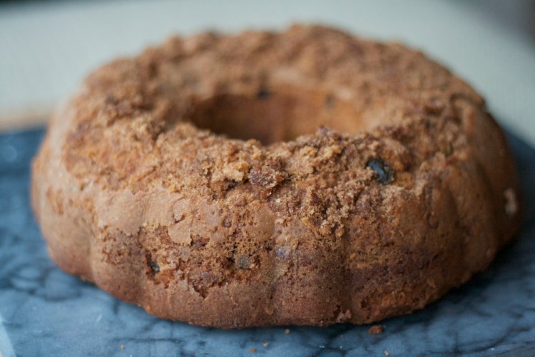 cinnamon raisin coffee cake, bundt pan coffee cake, simply coffee cake recipes, baking, breakfast, brunch 