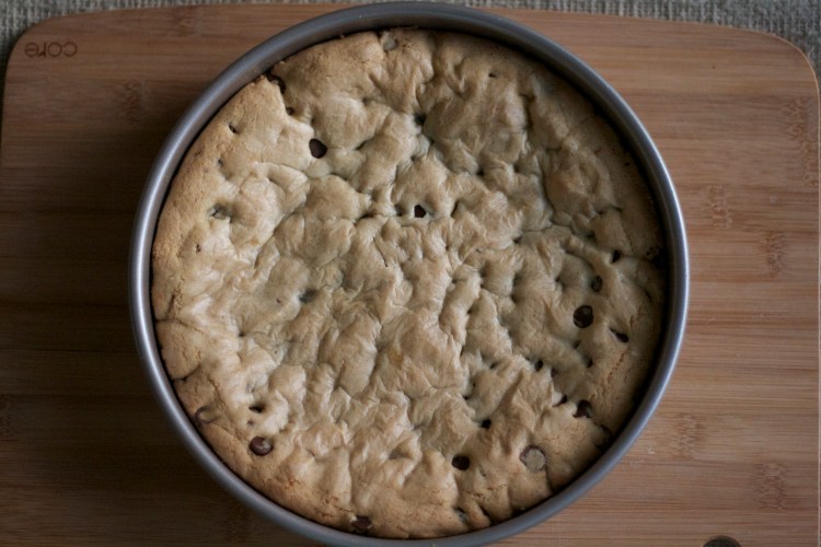 chocolate chip cookie cake, baking, cookie cake, birthday cake, cookies