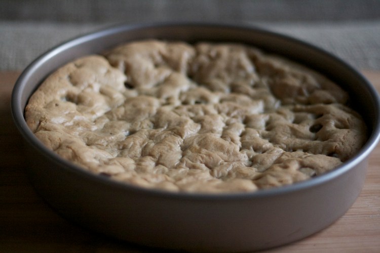 chocolate chip cookie cake, baking, cookie cake, birthday cake, cookies