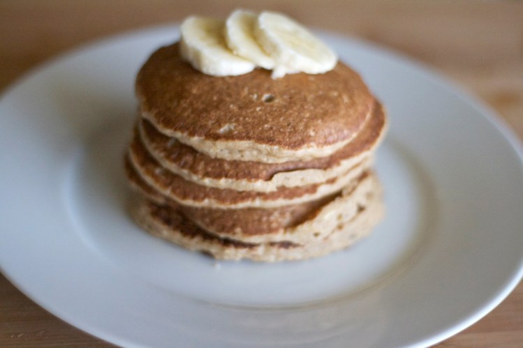 banana oat pancakes, gluten free, simple pancakes, recipes, breakfast, brunch, pancakes, 