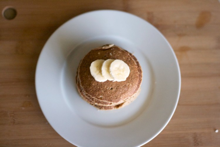banana oat pancakes, gluten free, simple pancakes, recipes, breakfast, brunch, pancakes, 