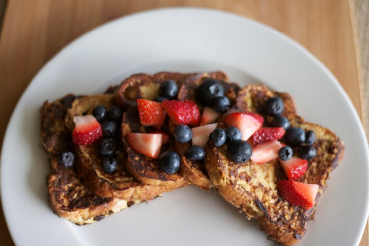 french toast with fresh berries, breakfast, brunch, french toast recipe, cooking, recipes, cinnamon raisin french toast
