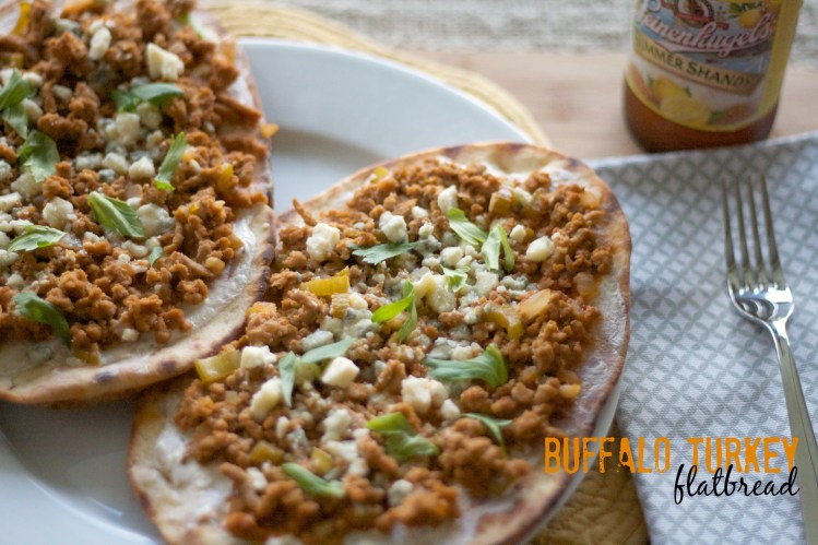 buffalo turkey flatbread, buffalo recipes, turkey recipes, flatbread, pizza recipes, grilled turkey flatbread, recipes, dinner, hot sauce 