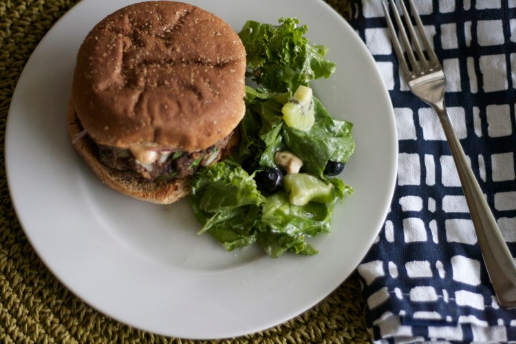 black bean burgers, cooking light, summer recipes, sriracha aioli, burger recipes, 