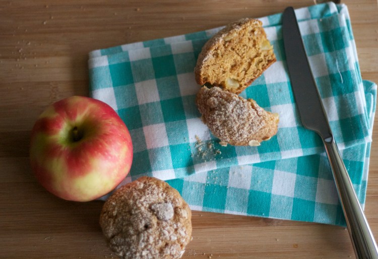 pumpkin apple muffins, recipes, breakfast, brunch, baking, fall, streusel topping, apple, pumpkin
