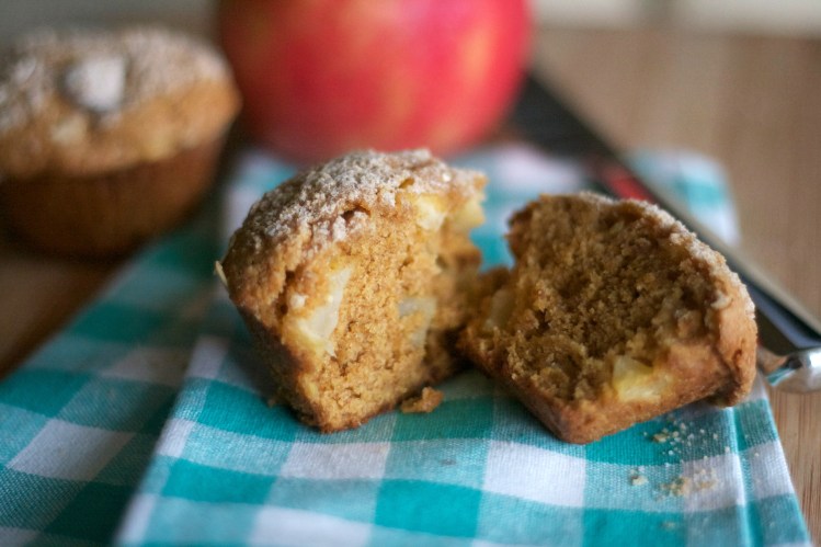 pumpkin apple muffins, recipes, breakfast, brunch, baking, fall, streusel topping, apple, pumpkin