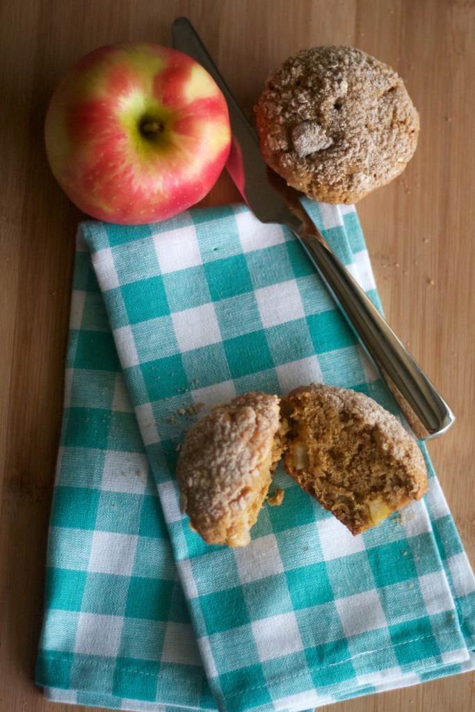pumpkin apple muffins, recipes, breakfast, brunch, baking, fall, streusel topping, apple, pumpkin