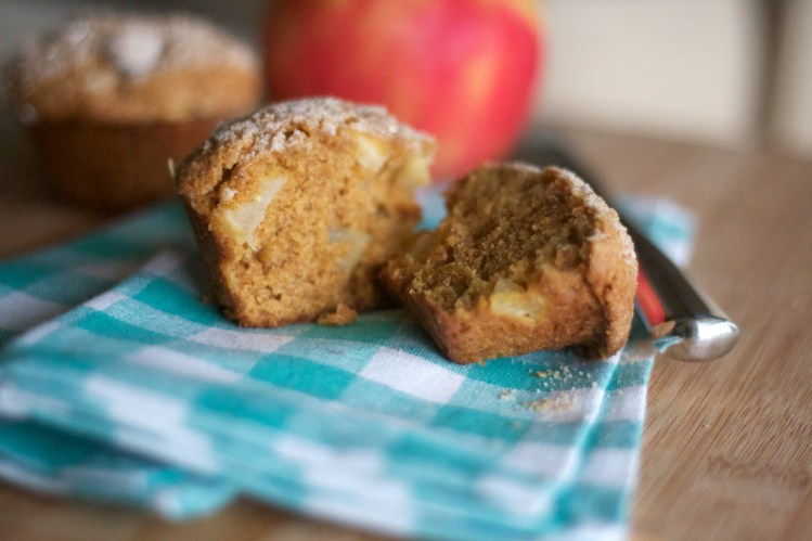 pumpkin apple muffins, recipes, breakfast, brunch, baking, fall, streusel topping, apple, pumpkin
