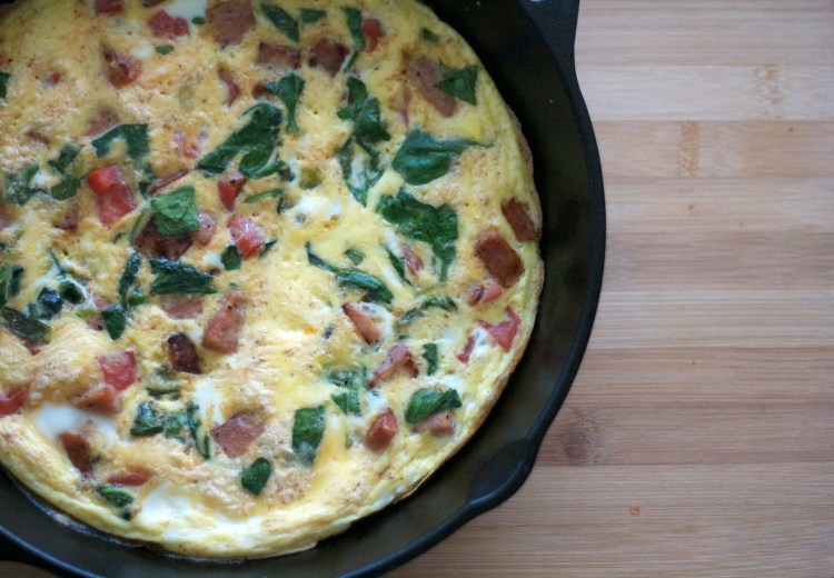 sausage and egg frittata recipe, breakfast, brunch, eggs, whole30, sausage, spinach, vegetable frittata