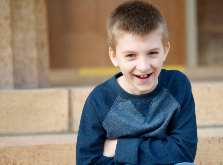 family photographs, children, photography, springfield, illinois, old state capital, christmas cards, holiday, boys