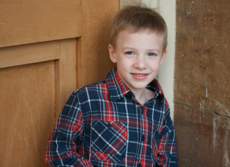 family photographs, children, photography, springfield, illinois, old state capital, christmas cards, holiday, boys