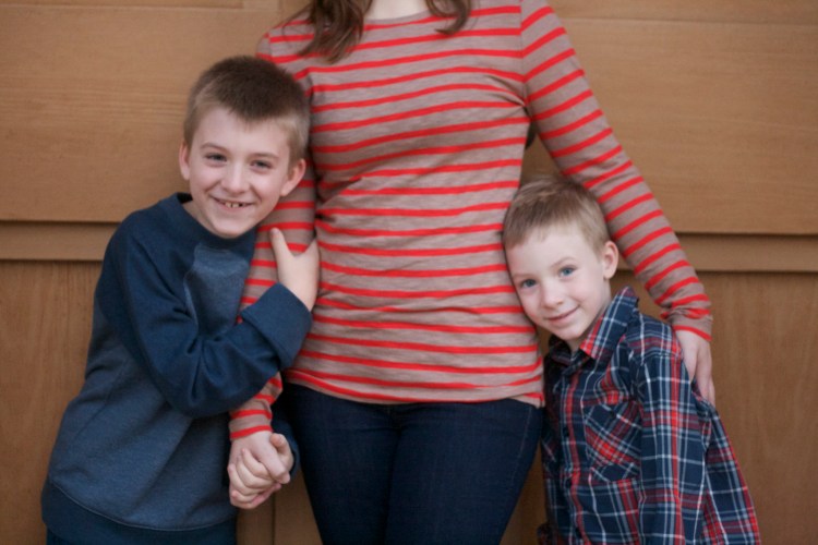 family photographs, children, photography, springfield, illinois, old state capital, christmas cards, holiday, boys