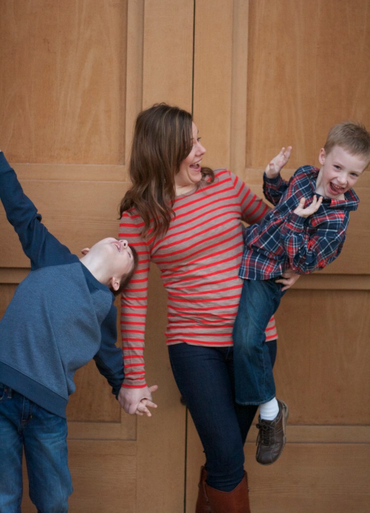 family photographs, children, photography, springfield, illinois, old state capital, christmas cards, holiday, boys