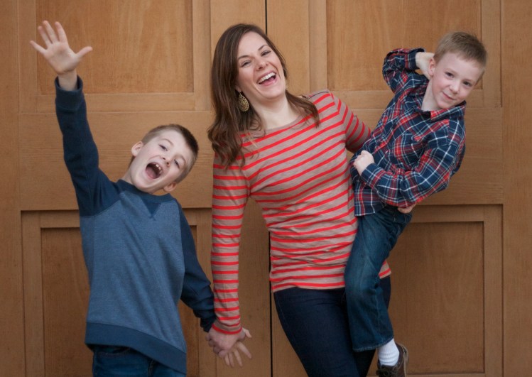 family photographs, children, photography, springfield, illinois, old state capital, christmas cards, holiday, boys