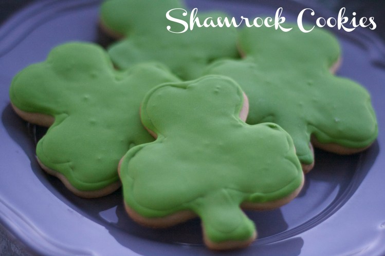 shamrock cookies, iced sugar cookies, st. patrick's day cookies, sugar cookies, st. patrick's day sugar cookies, clover,