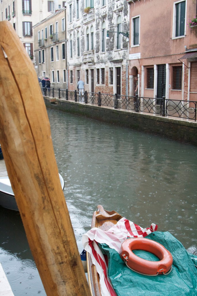 venice, italy, honeymoon in italy, wedding, canal, gondola, summer in venice, 