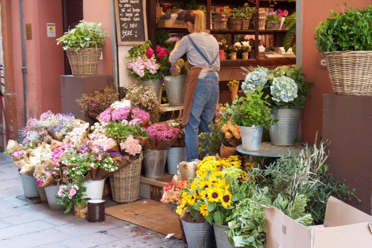 Bologna, italy, honeymoon in Italy, San Luca, basilica, bolognese, open markets, porticoes, travel, summer in italy, bolognese food