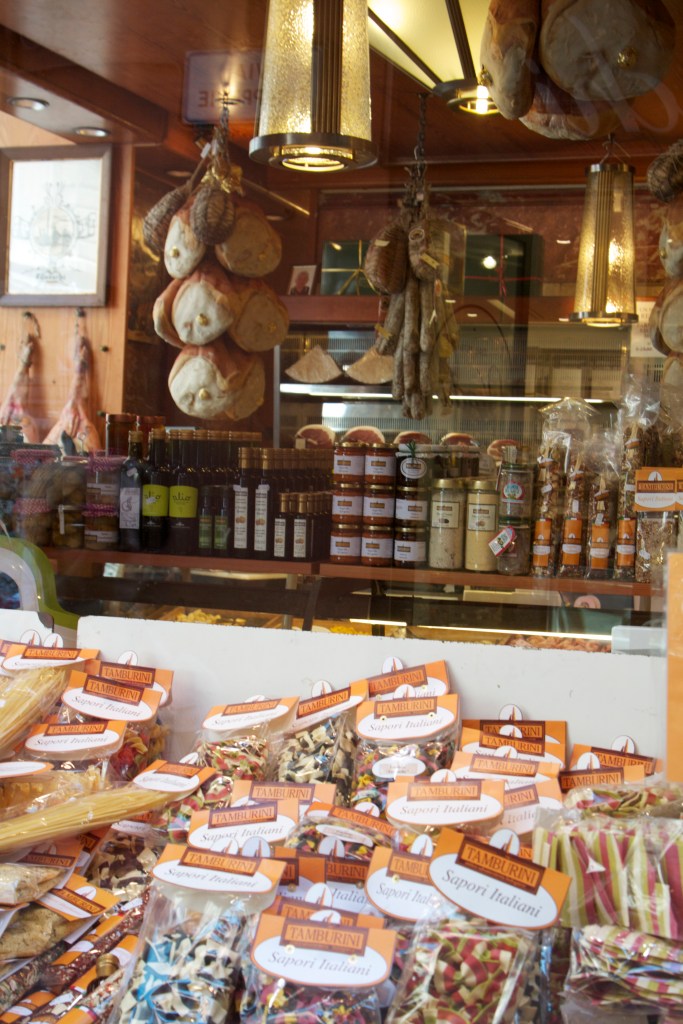 Bologna, italy, honeymoon in Italy, San Luca, basilica, bolognese, open markets, porticoes, travel, summer in italy, bolognese food