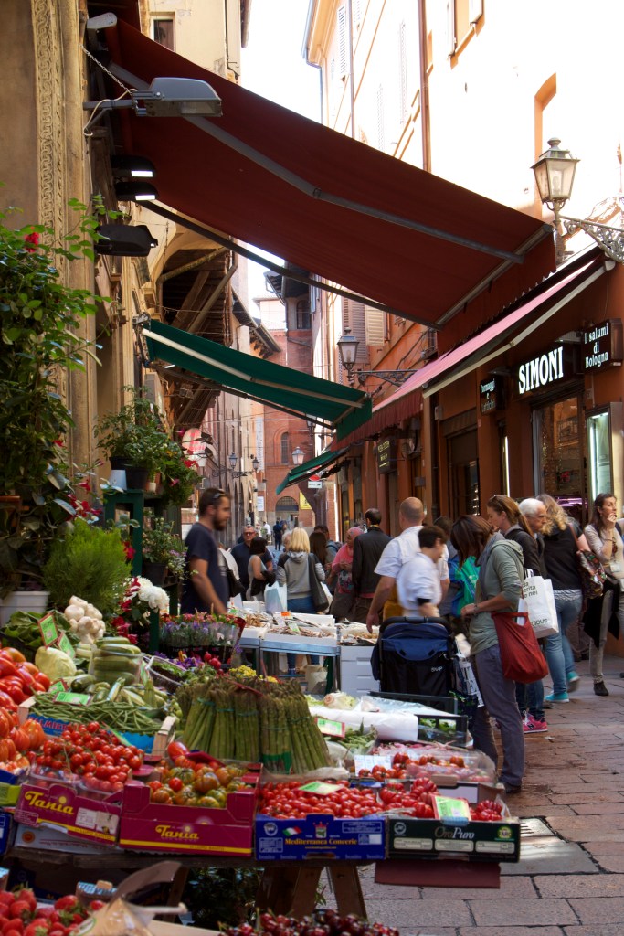 Bologna, italy, honeymoon in Italy, San Luca, basilica, bolognese, open markets, porticoes, travel, summer in italy, bolognese food