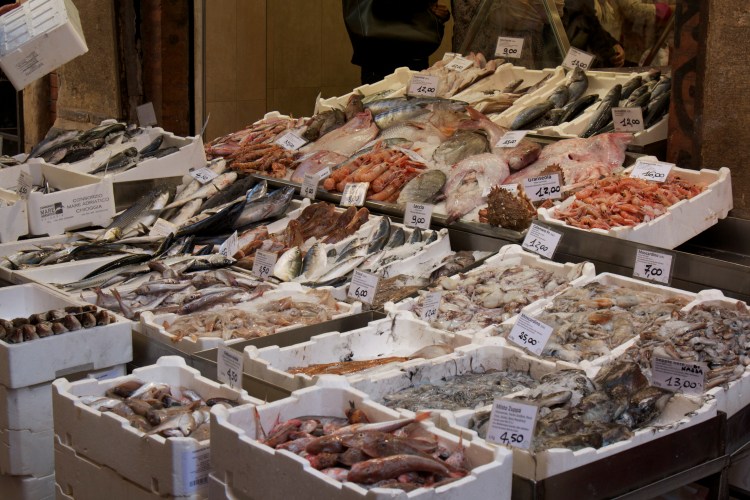 Bologna, italy, honeymoon in Italy, San Luca, basilica, bolognese, open markets, porticoes, travel, summer in italy, bolognese food