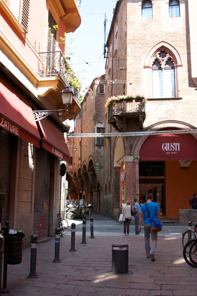 Bologna, italy, honeymoon in Italy, San Luca, basilica, bolognese, open markets, porticoes, travel, summer in italy, bolognese food