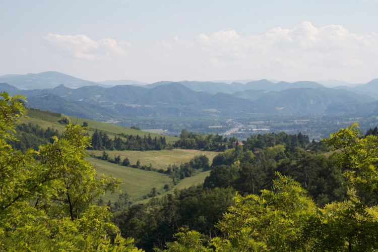 Bologna, italy, honeymoon in Italy, San Luca, basilica, bolognese, open markets, porticoes, travel, summer in italy, bolognese food