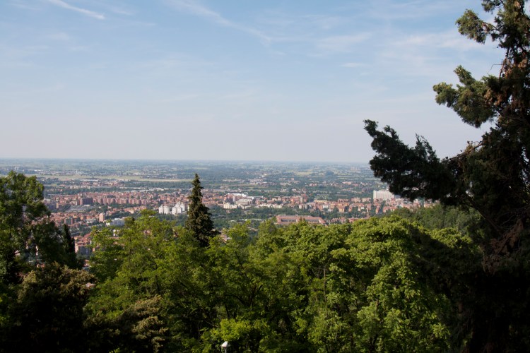 Bologna, italy, honeymoon in Italy, San Luca, basilica, bolognese, open markets, porticoes, travel, summer in italy, bolognese food