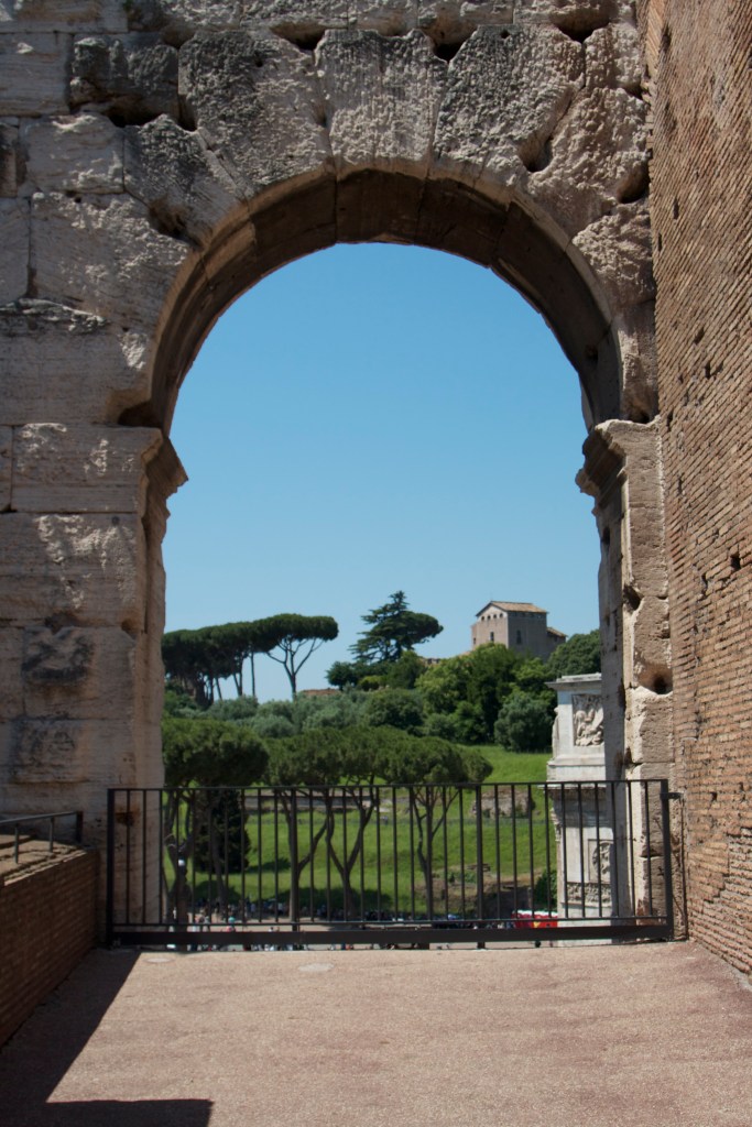 roma, rome, honeymoon in italy, colosseum, gladiator, ruins, roman forum, vacation, honeymoon,  