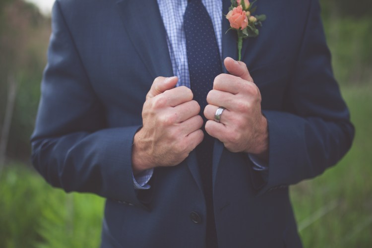 groom, wedding, springfield illinois wedding, blue suits, jcrew, tommy hilfiger, family, wedding