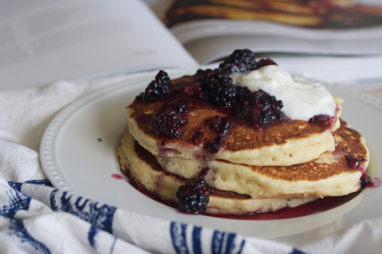 oatmeal yogurt pancakes with blackberry crush, newlywed cookbook, blackberry, breakfast, pancakes, yogurt, brunch,
